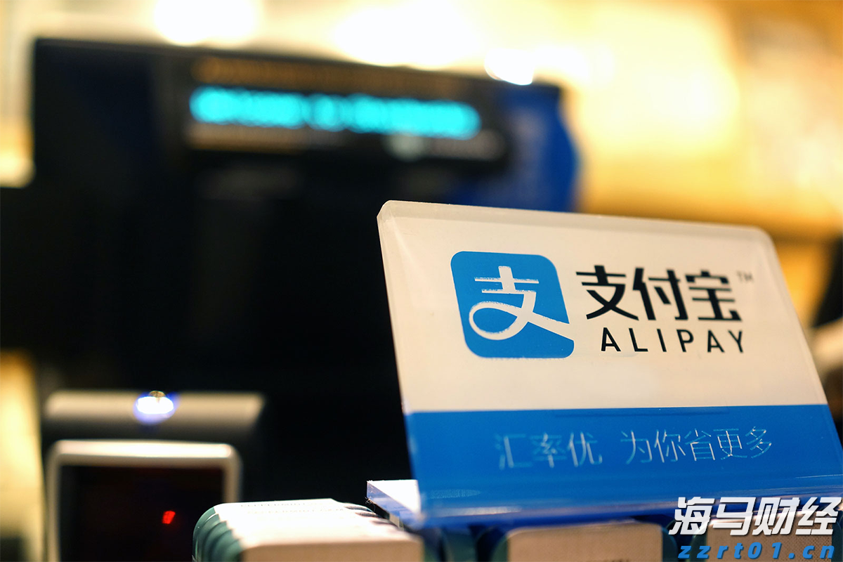 钟南山谈阅兵观礼感受：非常震撼！